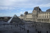 "Valor inestimable". Robo en el Louvre: se llevaron joyas de Napoleón y Francia cerró el museo por 24 horas