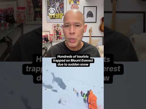 Hundreds of tourists trapped on Mount Everest due to sudden snow #shorts