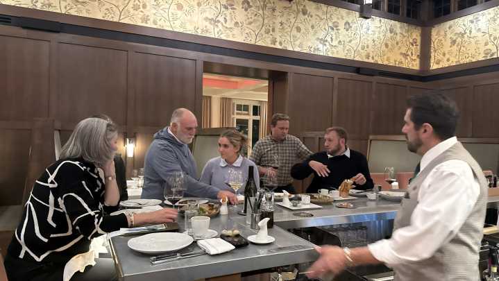 Where did José Andrés dine while in Des Moines for World Food Prize?