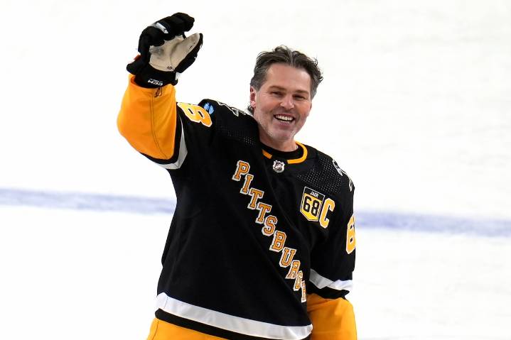 At 53, former Pa. pro hockey player hits the ice for another season
