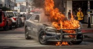 Patrulla se incendia en la Zona Centro por falla mecánica