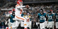 Trevor Lawrence’s wild run lifts the Jaguars to a 31-28 win over Patrick Mahomes and the Chiefs