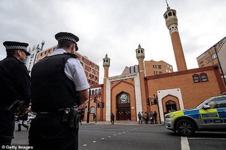 UK Boosts Security Funding for Mosques Amid Hate Crimes Spike