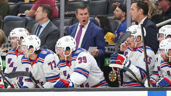 Trophy Tracker: Sullivan favorite to win Adams in 1st season with Rangers