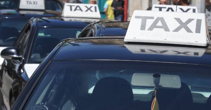Taxi driver who was 'looking at his phone' moments before Norton crash refused licence