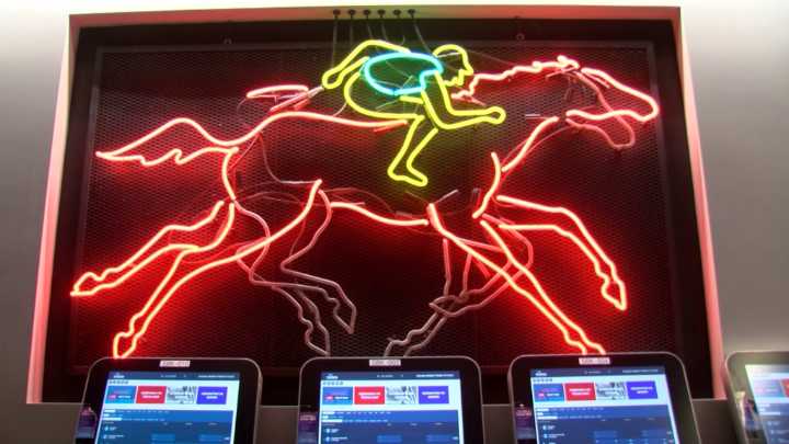 Man assaulted, robbed while playing game at WarHorse Casino in Lincoln, police say