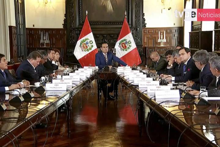 Presidente Jerí articula acciones con gobernadores regionales en Palacio de Gobierno