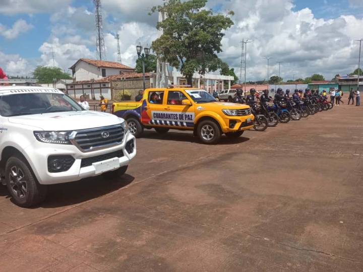 Entregan vehículos para fortalecer cuadrantes de paz en Cedeño