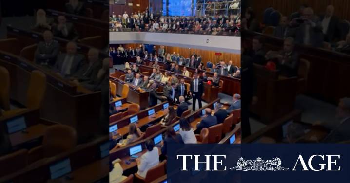 Trump speech interrupted in Knesset