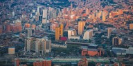 Esta es la ciudad colombiana en la que sería más fácil volverse rico en 2026, según la inteligencia artificial: no es Bogotá