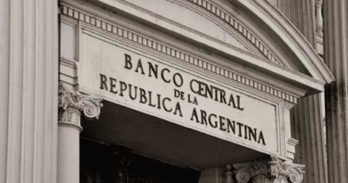 El Banco Central oficializó los feriados bancarios: habrá 96 horas sin venta de dólares luego de las elecciones