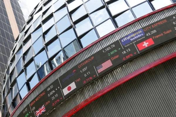 Supera BMV nivel de 63 mil unidades y marca nuevo máximo