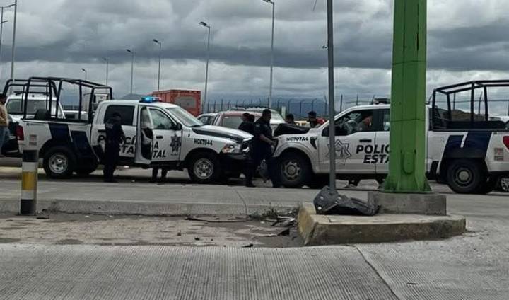 Pachuca: Dos patrullas chocan de frente en el bulevar Nuevo Hidalgo