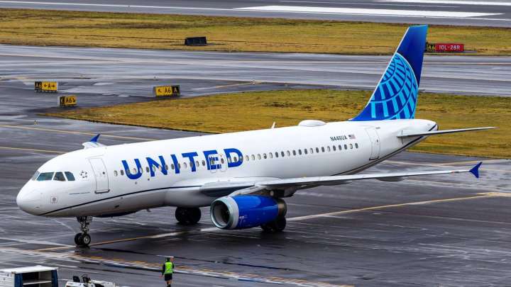 FA Fight Leads To 4-Hour Flight Delay On Chicago