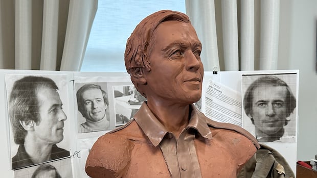 How a Windsor, Ont., sculptor is honouring a forgotten gay rights pioneer
