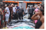Brasil: Río de Janeiro busca poner nombre a sus muertos en masacre