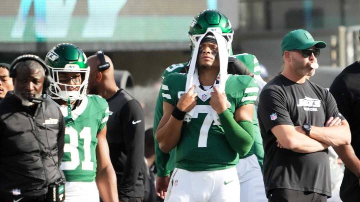 Aaron Glenn doesn't name starting QB, says Woody Johnson leaves decision to him