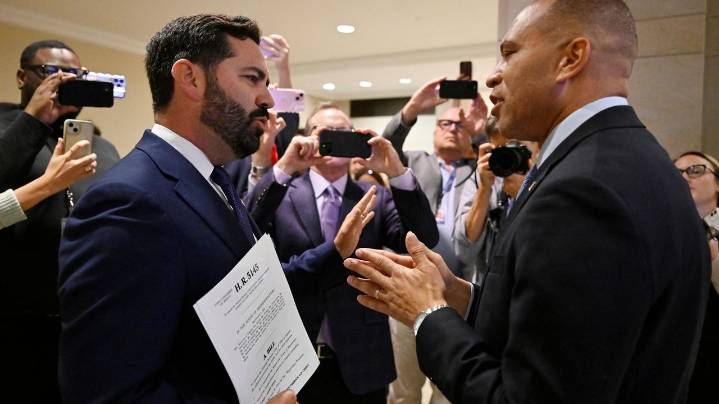 Shutdown Day 8: Sixth Senate vote fails amid tensions