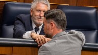 ¿Qué se esconde tras la reducción de antidisturbios de la Policía Nacional en Ceuta y Melilla?