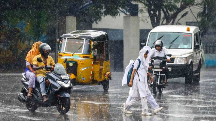 Cyclone Montha To Strike Andhra Coast Today; IMD Issues Rain Forecast For Delhi, UP, And Bihar