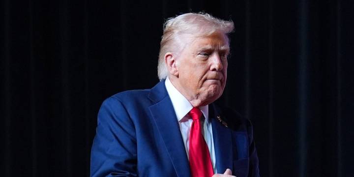 Trump ordena al Pentágono usar “todos los fondos disponibles” para pagar a tropas pese al cierre