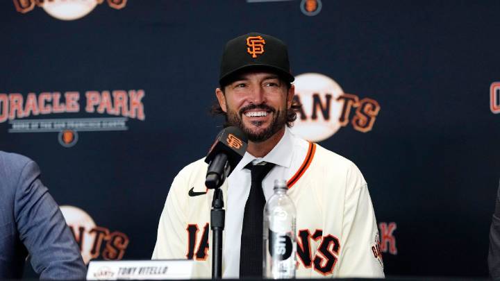 Tony Vitello embracing 'challenge' with Giants as he goes pro