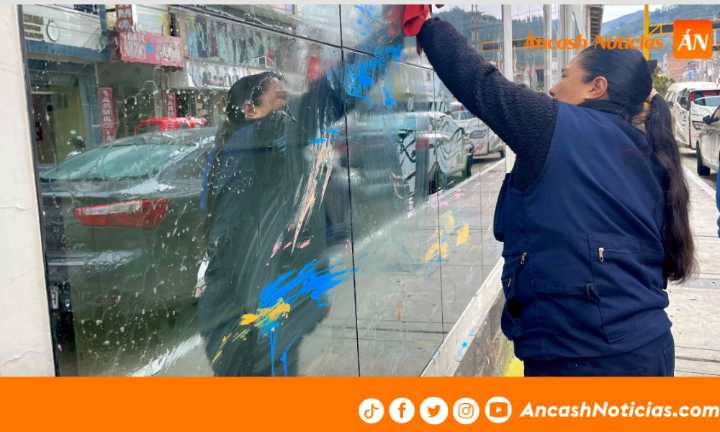 Huaraz: personal de limpieza y parques exige al alcalde uniformes seguros