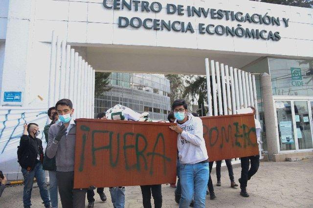 El cerco conservador