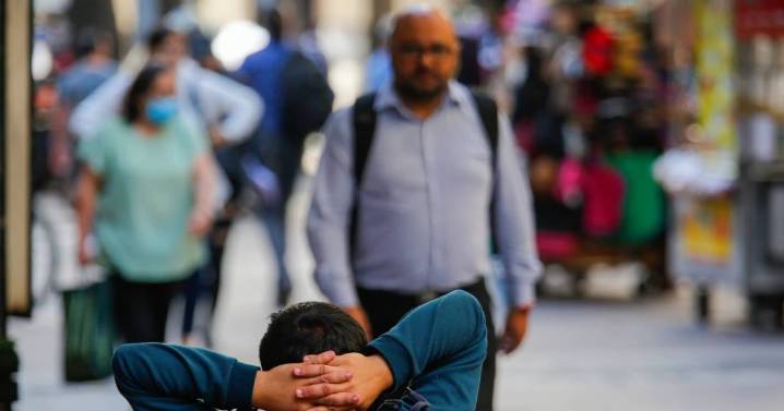 Desempleo anota segunda baja consecutiva y empleos formales anotan mayor aumento desde marzo