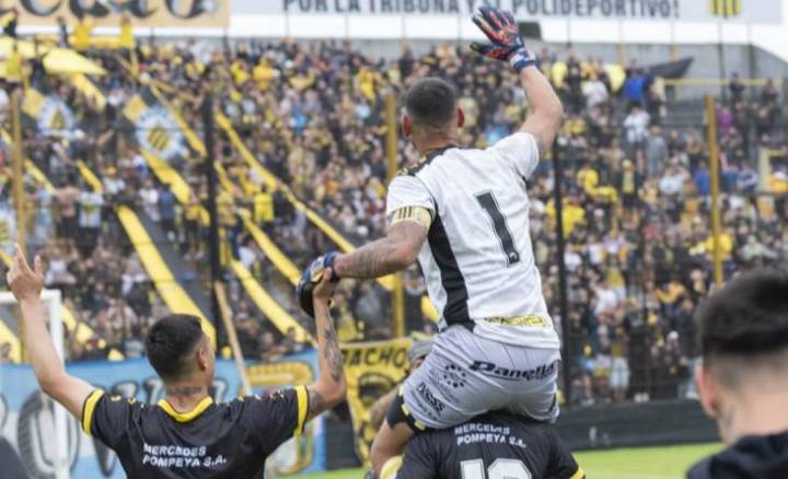 La emotiva despedida de Ramiro Martínez del arco aurinegro