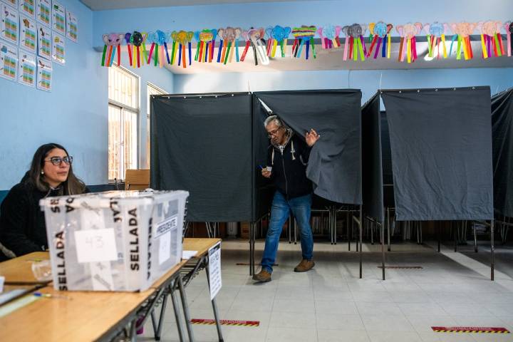 Vocales de mesa para las elecciones 2025 en Chile: cuándo se publica la nómina, dónde consultarla y qué se debe hacer