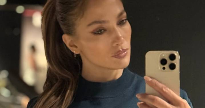 Jennifer Lopez Turns Heads in Sports Outfit