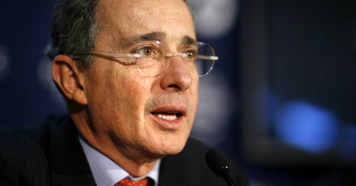 Qué significa “absolver” y “revocar”: las claves legales detrás del caso Uribe