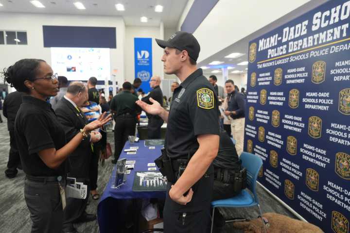 Poll finds Americans wary about job market