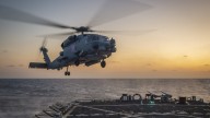 Helicóptero y avión de EU se estrellan por separado