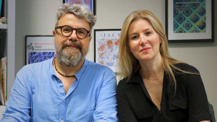 Una nueva esperanza: tres inyecciones de nanopartículas que logran revertir el alzhéimer