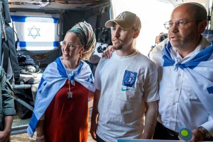 Neoyorquinos reaccionan al histórico día en que liberan a los últimos rehenes israelíes en Gaza tras acuerdo de paz liderado por EE.UU.