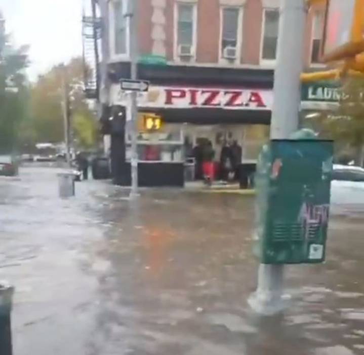 En sótanos inundados. Dos personas murieron en la Ciudad de Nueva York durante una fuerte tormenta