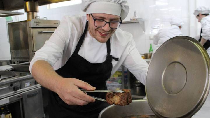 Un allerano, a la final de un concurso nacional para jóvenes talentos de la cocina