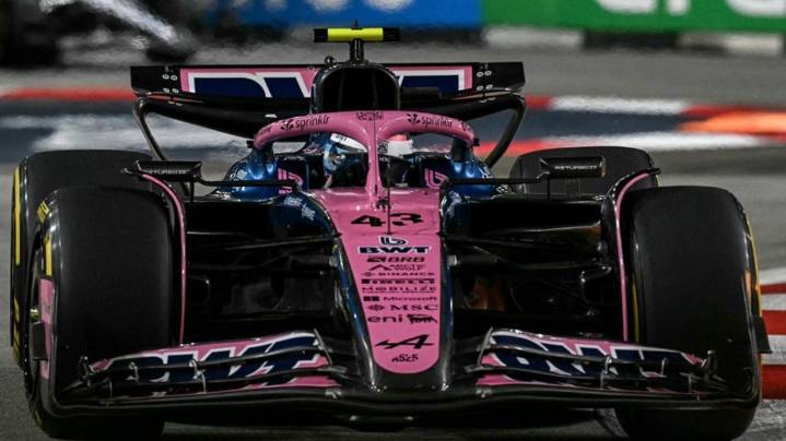 Franco Colapinto finalizó 19° en el accidentado viernes de GP Singapur