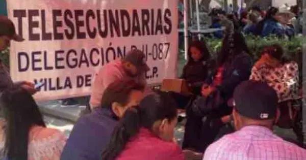 Otra vez incumplen pago a los maestros