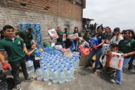 Continúa llegando ayuda a los damnificados del incendio en San Juan de Miraflores