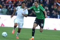 Dybala anota su primer gol en liga desde febrero y lleva a la Roma a la cima de la Serie A