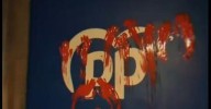 Militantes de Arran vandalizan la sede del PP de València con pintura roja: “Manchados de sangre hasta el cuello”