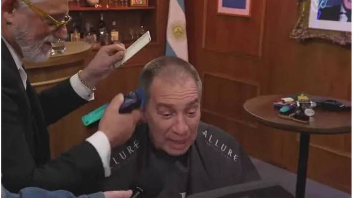 Diego Santilli cumplió su promesa de pelarse