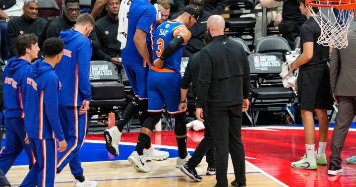 Josh Hart ejected from Knicks' preseason game after slipping to court and throwing ball