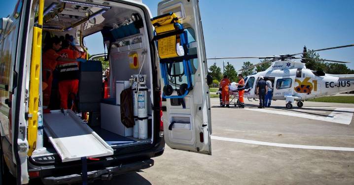 Sindicatos de Granada denuncian el trasvase de enfermos críticos en gasolineras por falta de personal sanitario