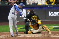 Snell spectacular and Dodgers barely hold on in 9th to beat Brewers 2