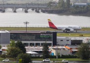 Mismos destinos, pero menos vuelos: así se presenta un invierno a la baja en aeropuerto de Hondarribia