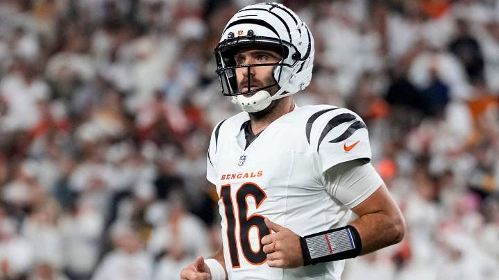 Bengals’ Joe Flacco practice sighting bodes well for injury status vs. Bears